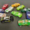 Autka kolorowe/resoraki 1:64- 16szt